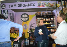 Elke Schroevers vertelt meer over de producten van Organto's merk I AM Organic. Alle producten hebben een uniek digitaal paspoort, waarin je transparant alles kunt terugvinden over het product. Elke: "We krijgen heel goede reacties en zijn gepast trots op onze top-5-klassering in de Bioproductverkiezing."